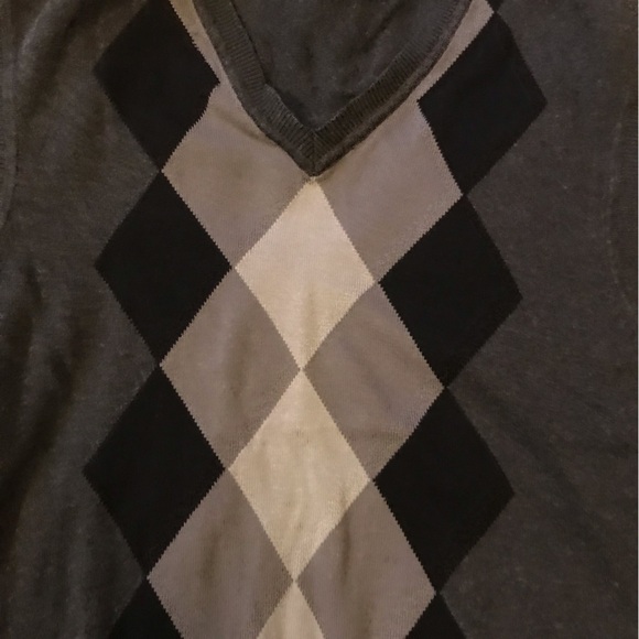men’s Knitted sweater vest, Large. Argyle pattern - black, grey and white. - Picture 2 of 3